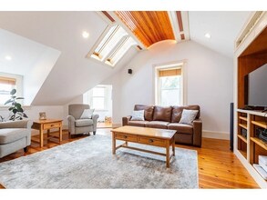 35 Grandview Ave in Medford, MA - Building Photo - Building Photo