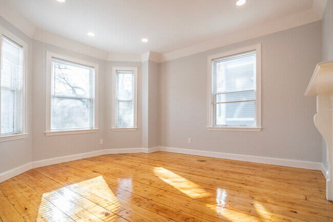 48 Green St in Boston, MA - Building Photo - Building Photo