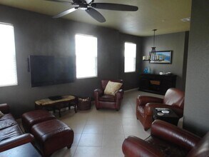 107 W Pigeon Plum Dr in Jupiter, FL - Foto de edificio - Building Photo