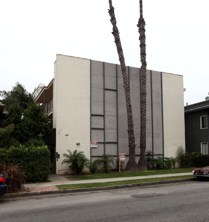 321 Cherry Ave in Long Beach, CA - Building Photo