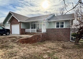 931 Connecticut Ave in Manhattan, KS - Building Photo