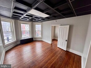 110 W Main St in Waynesboro, PA - Building Photo - Building Photo