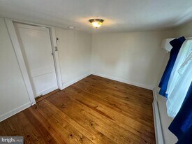 430 W High St in Woodstock, VA - Building Photo