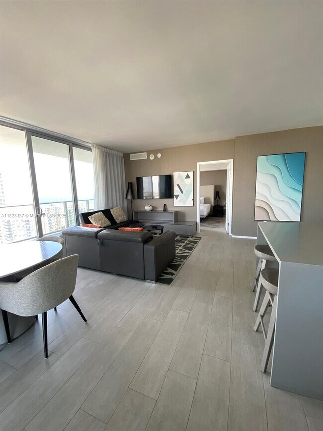 4010 S Ocean Dr, Unit R2102 in Hollywood, FL - Foto de edificio - Building Photo