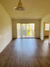 1130 Lake Shore Dr in Lake Park, FL - Building Photo - Building Photo