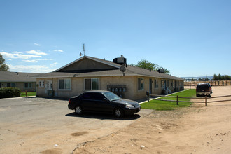 Desert Night Apartments in Hesperia, CA - Building Photo - Building Photo