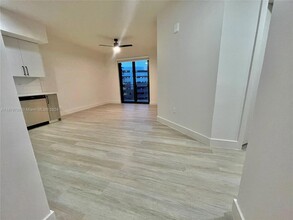 18412 Homestead Ave, Unit 524 in Miami, FL - Building Photo - Building Photo