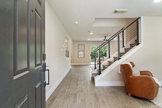 21450 Bubbling Creek, Unit 1 in San Antonio, TX - Building Photo - Building Photo