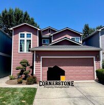 2635 Parkwood Village Ln in Central Point, OR - Building Photo