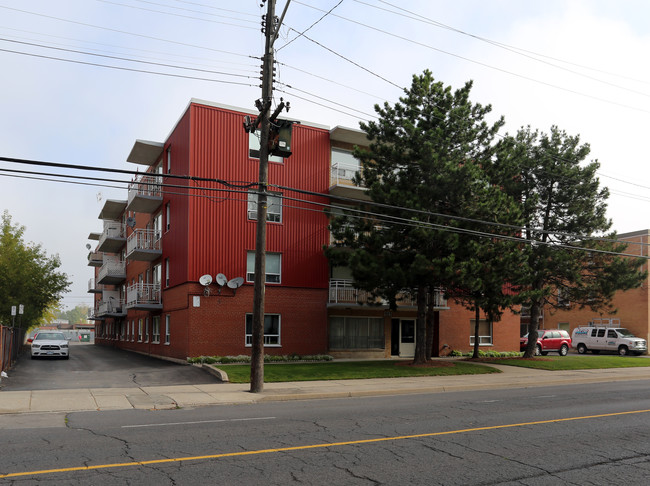 325 Melvin Ave in Hamilton, ON - Building Photo - Building Photo