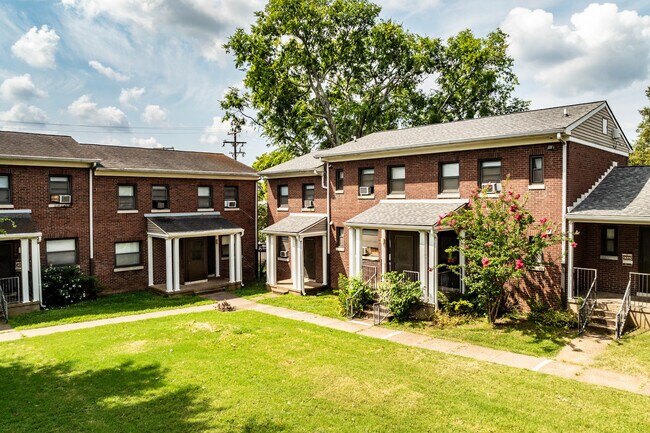 Andrew Jackson Courts in Nashville, TN - Building Photo - Building Photo