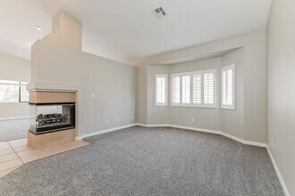 1121 Calico Ridge Dr in Henderson, NV - Building Photo - Building Photo