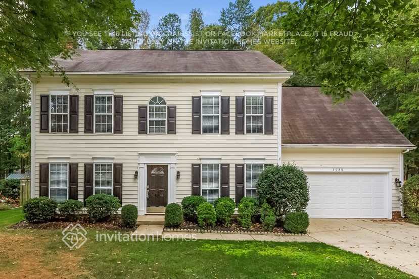 3035 Pinewood Hill Dr in Matthews, NC - Building Photo