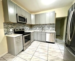 7275 Saybrook Ave in Philadelphia, PA - Building Photo