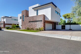 4525 N 36th Way in Phoenix, AZ - Building Photo - Building Photo