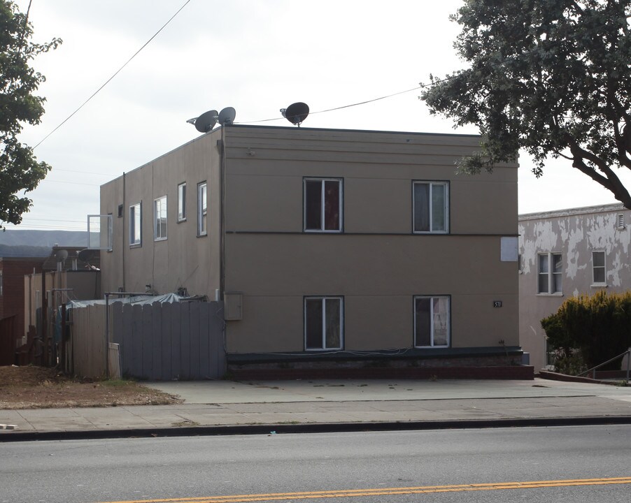 571 Grand Ave in South San Francisco, CA - Building Photo