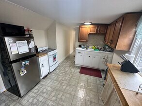 543 Broadway in Somerville, MA - Foto de edificio - Building Photo