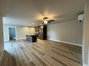 104 Donald Trump Ln in Roseburg, OR - Building Photo - Building Photo
