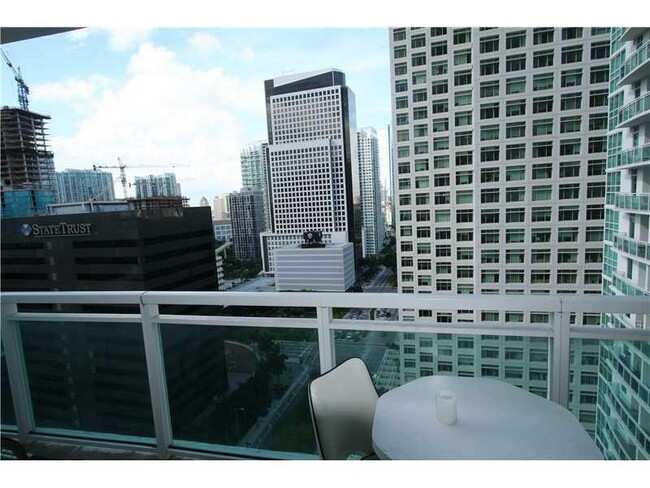 951 Brickell Ave, Unit 2110 in Miami, FL - Foto de edificio - Building Photo