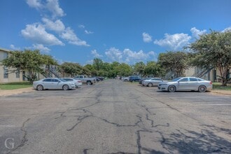 Willow Park Apartments in Bossier City, LA - Foto de edificio - Building Photo