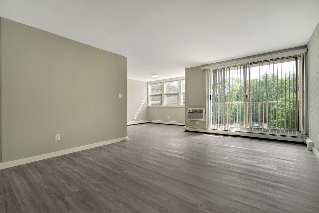 Woods Edge Apartment Homes in Maple Shade, NJ