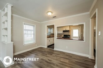 351 E Amber St in San Antonio, TX - Building Photo - Building Photo