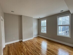 24 Ward St, Unit 2 in Boston, MA - Building Photo - Building Photo