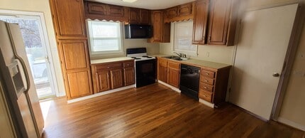 6426 Shallowford Rd in Lewisville, NC - Building Photo - Building Photo