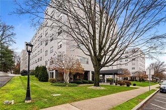 891 Farmington Ave in West Hartford, CT - Building Photo - Building Photo