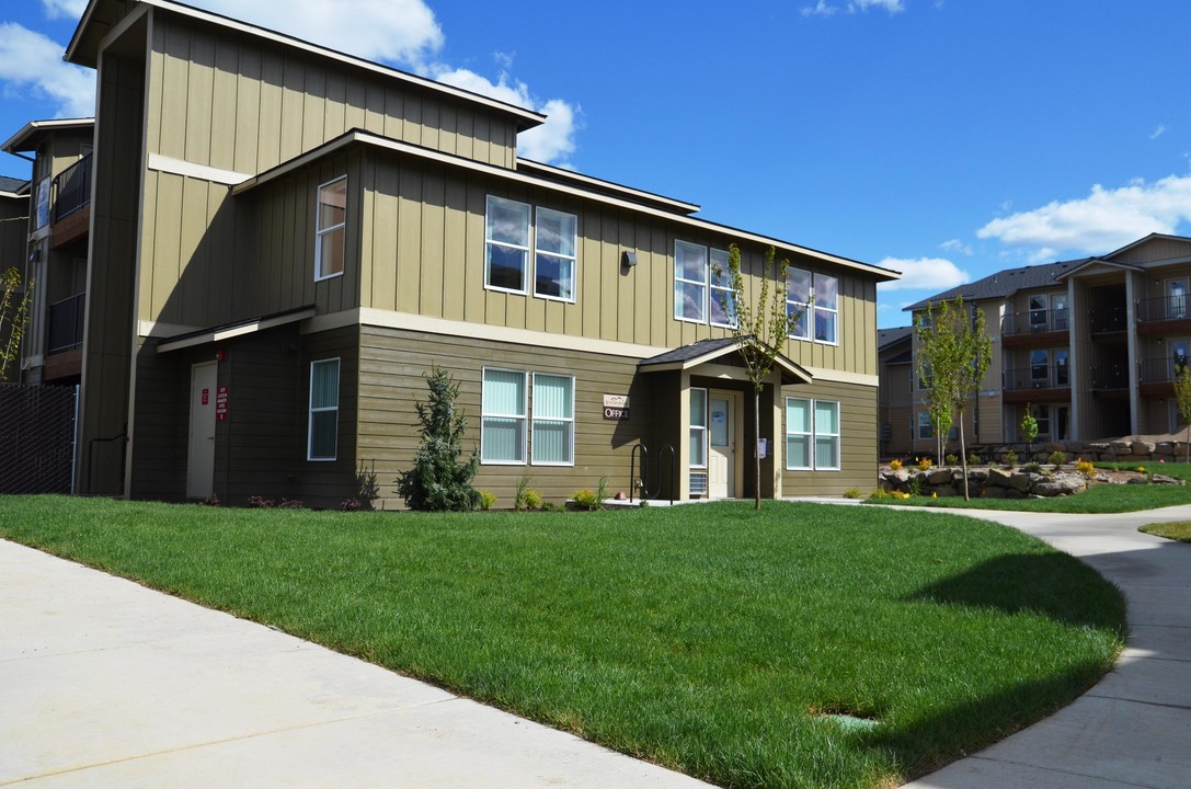 Boulder Pointe in Bend, OR - Foto de edificio