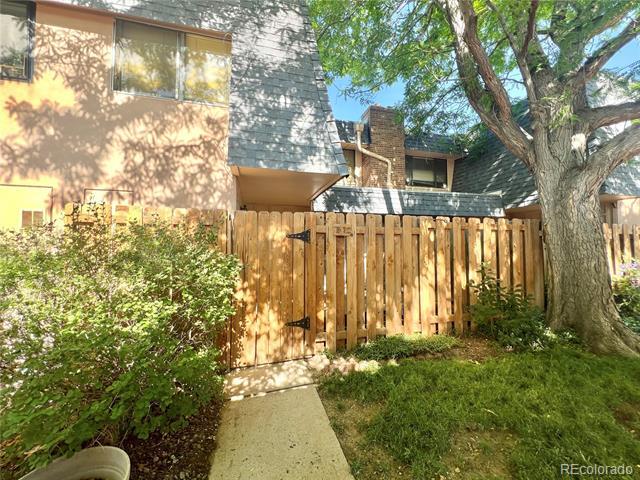 7995 E Mississippi Ave in Denver, CO - Building Photo