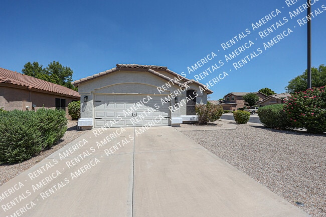 568 E Sherri Dr in Gilbert, AZ - Building Photo - Building Photo