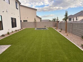 2933 E Yavin Wy in Saint George, UT - Building Photo - Building Photo
