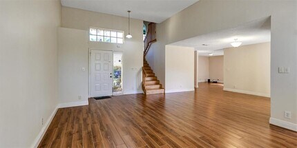 1110 NW 108th Ave in Plantation, FL - Foto de edificio - Building Photo