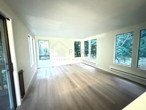 3063 Oak Bay Rd in Port Hadlock, WA - Building Photo - Building Photo