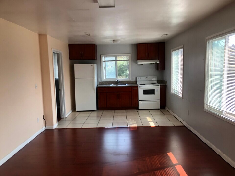 12450 San Pablo Ave in Richmond, CA - Building Photo
