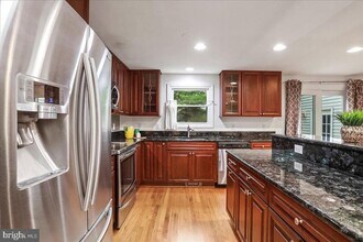 2653 Fanieul Hall Ct in Herndon, VA - Building Photo - Building Photo