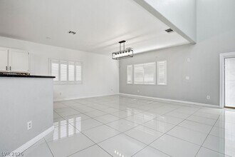 7285 Winding Creek Dr in Las Vegas, NV - Building Photo - Building Photo
