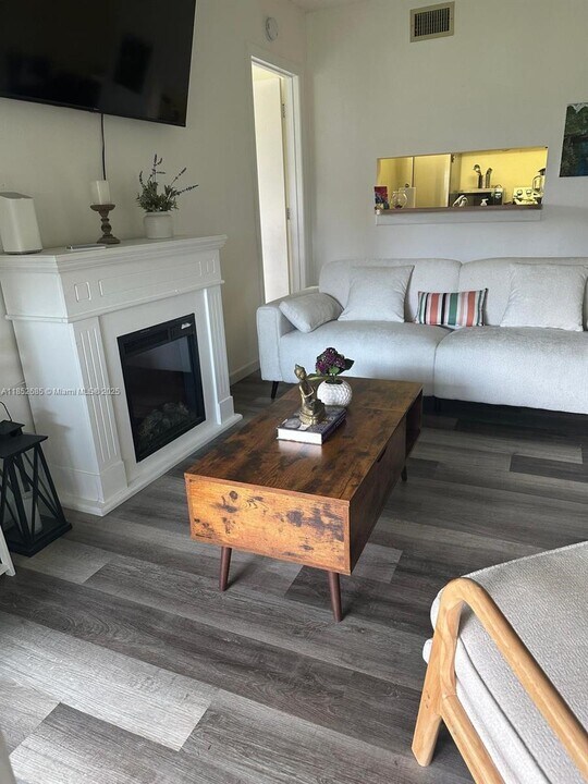 6447 Chasewood Dr in Jupiter, FL - Building Photo