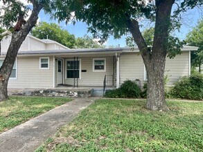 5101 Guadalupe St in Austin, TX - Building Photo - Building Photo