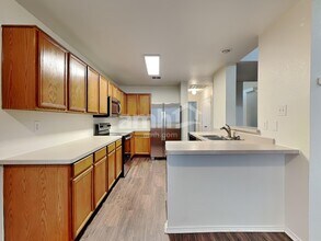 1036 Cove Hollow Dr in Cedar Hill, TX - Foto de edificio - Building Photo