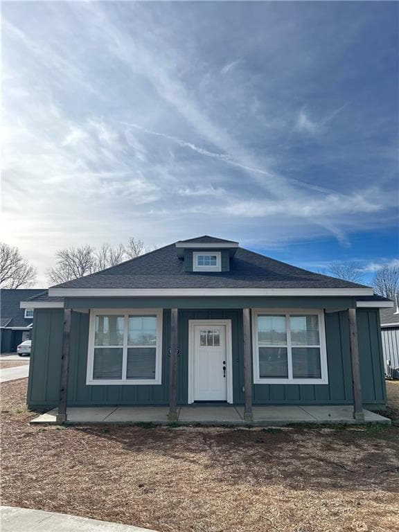 property at 1331 W Deane St