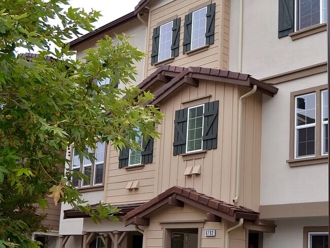 property at 6792 S Mariposa Ln