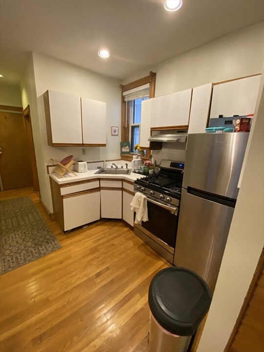 76 Phillips St, Unit #2 in Boston, MA - Building Photo