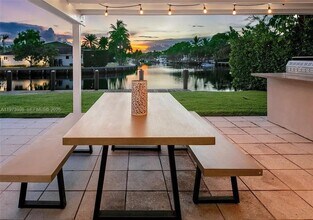 524 Oleander Dr in Hallandale Beach, FL - Building Photo - Building Photo