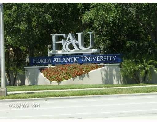 470 NW 20th St