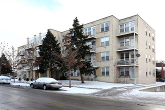 2501 W Touhy Ave in Chicago, IL - Building Photo - Building Photo