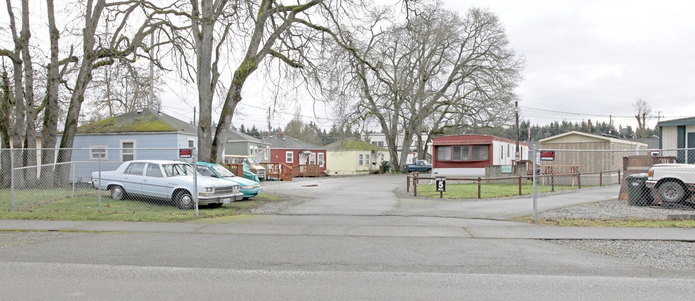 15203-15229 Washington Ave SW in Lakewood, WA - Foto de edificio