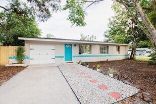 4615 Lords Ave in Sarasota, FL - Building Photo