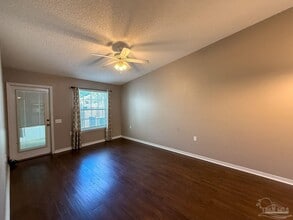 2511 Trailwood Dr in Cantonment, FL - Building Photo - Building Photo
